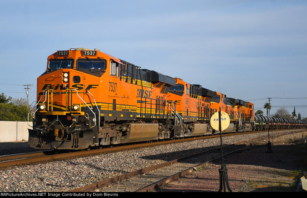 BNSF 7537